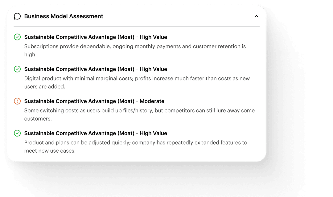 A business model assessment panel listing four points about sustainable competitive advantage, with value ratings and explanations, including high-value subscription benefits, digital product scalability, moderate switching costs, and flexible product planning.
